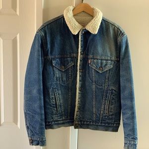PRICE DROP! 1980s Levi’s faux shearling-lined denim jacket Size 42R - EUC